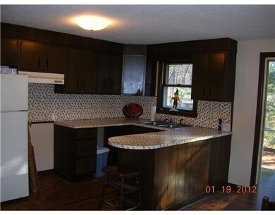 531 Aylsworth Ave, Woonsocket, RI 02895 - photo 5