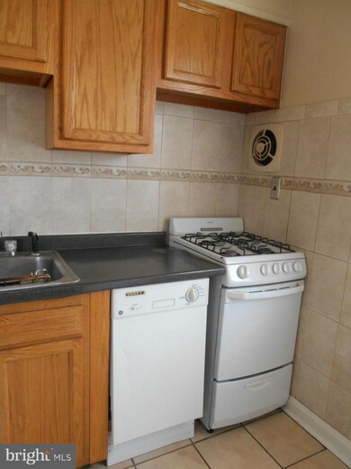 1101 Gleneagle Rd unit 2ND FLOOR, Baltimore, MD 21239 - photo 2