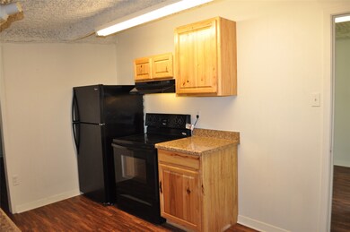 2306 Sledge St, Waller, TX 77484 - photo 4