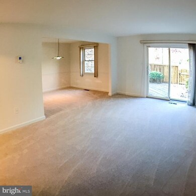 11306 Empire Ln, Rockville, MD 20852 - photo 2