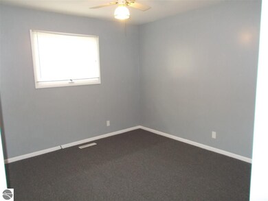 1306 Glen Rd, Midland, MI 48640 - photo 5