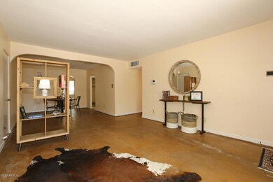 Entry/Living Room