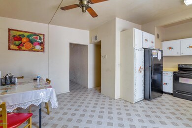 832 E Carson Rd-2867