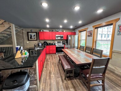 Dining/kitchen