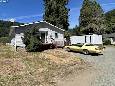 162 Spicer St, Elkton, OR 97436 - photo 3