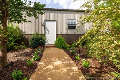 24x36 ft Shop +/- with street entry and separate d