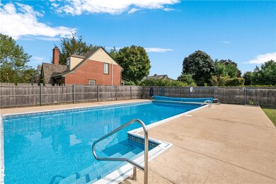 72 Harmony Ct, Warwick, RI 02889 - photo 3