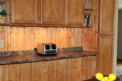 2341 N Court St, Circleville, OH 43113 - photo 5