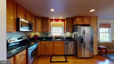 6217 Hidden Canyon Rd, Centreville, VA 20120 - photo 5