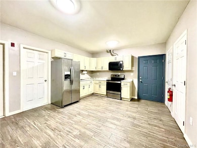 108 North St unit 201, Middletown, NY 10940 - photo 2