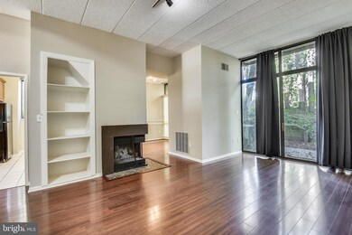 11557 Rolling Green Ct unit A, Reston, VA 20191 - photo 5