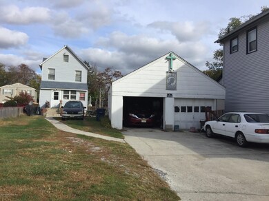 10TH AVE ENTRANCE WITH GARAGE