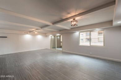 7-web-or-mls-Camelback-7
