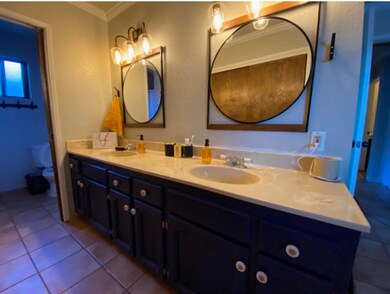 40194649-4CBE-4B0E-B8FC-AD10FBAD77F6