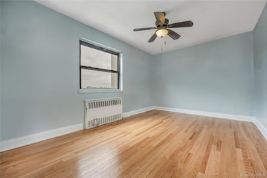 6703 136th St unit B, Flushing, NY 11367 - photo 3