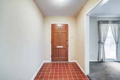 8602 Lupton Ln, Houston, TX 77055 - photo 2