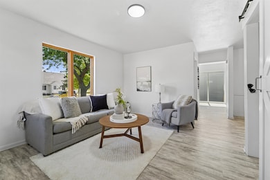 521 E 2nd St, Kimberly, WI 54136 - photo 2