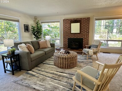 559 S 42nd St, Springfield, OR 97478 - photo 6