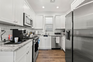 58 Wegman Pkwy unit 2, Jersey City, NJ 07305 - photo 3