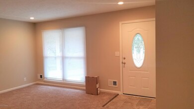 6908 Roseborough Ct, Louisville, KY 40228 - photo 5