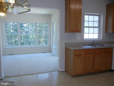 25239 Dunvegan Square, Chantilly, VA 20152 - photo 6