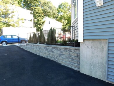 121 Cummins Hwy unit 1, Boston, MA 02131 - photo 4