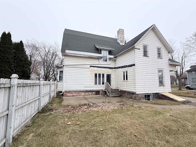 2402 Jefferson St, Two Rivers, WI 54241 - photo 4