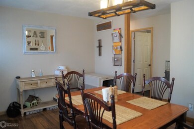 405 E 26th St S, Newton, IA 50208 - photo 6