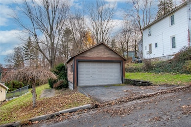 21 Maple St, Lyons, NY 14489 - photo 4