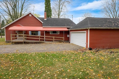 112 Fraser St, Coleman, MI 48618 - photo 2