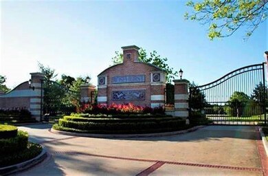 19322 Whispering Grove E, Tomball, TX 77377 - photo 2