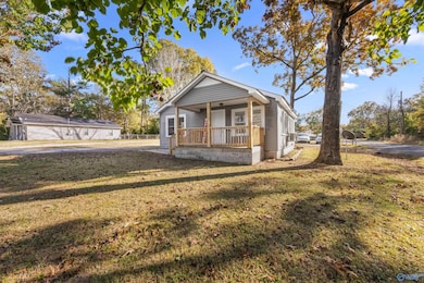 2922 Topeka St, Gadsden, AL 35904 - photo 3