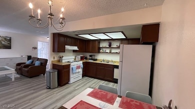 5576 W Rochelle Ave unit 12A, Las Vegas, NV 89103 - photo 5