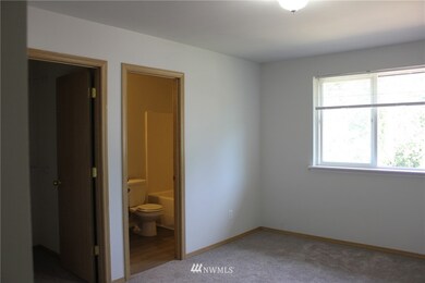 207 Kansas St SW unit A-B, Orting, WA 98360 - photo 5