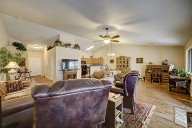 2344 N Cedar Dr-9