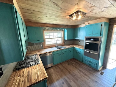 10585 Clay Rd, Newton, WV 25266 - photo 4