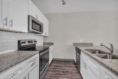 6-web-or-mls-782-riverfront-pkwy-211