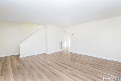 84 Robertson St unit 84, Bristol, CT 06010 - photo 4