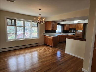 636 8th St, Whitehall, PA 18052 - photo 4