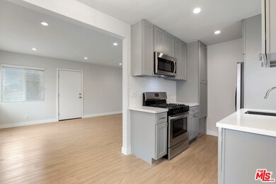 4808 Saturn St unit 6, Los Angeles, CA 90019 - photo 5