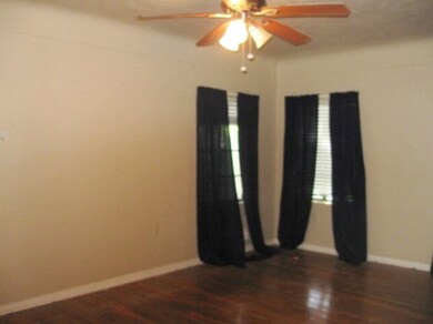 928 E Cedar St, Seguin, TX 78155 - photo 7