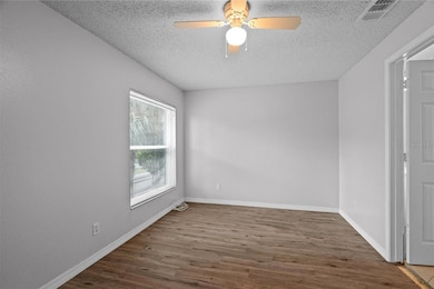 5112 Temple Heights Rd unit B, Tampa, FL 33617 - photo 7