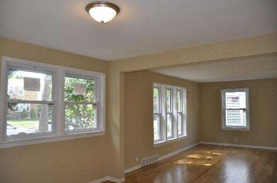 719 Norfolk Ave, Westchester, IL 60154 - photo 7