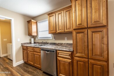 2706 Pomona Rd, Crossville, TN 38571 - photo 7