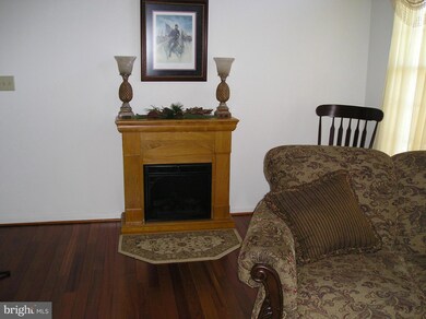 1369 Lindsay Ln, Hagerstown, MD 21742 - photo 7