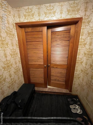 17318 Westover Rd, Southfield, MI 48075 - photo 4