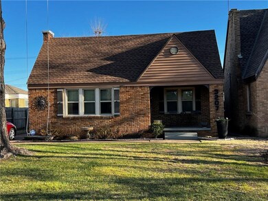Front yard with great curb appeal