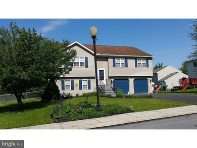 612 Washington St, Shoemakersville, PA 19555 - photo 2