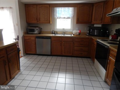 124 Pheasant Run Rd, Boyertown, PA 19512 - photo 4