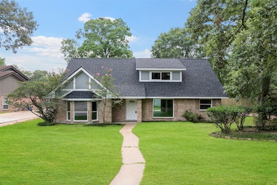 Charming house with a beautiful front elevation an